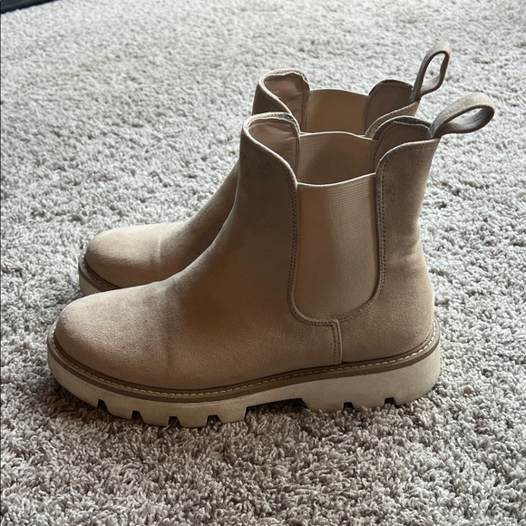 Chinese Laundry Beige Ankle Boots - Picture 4 of 6